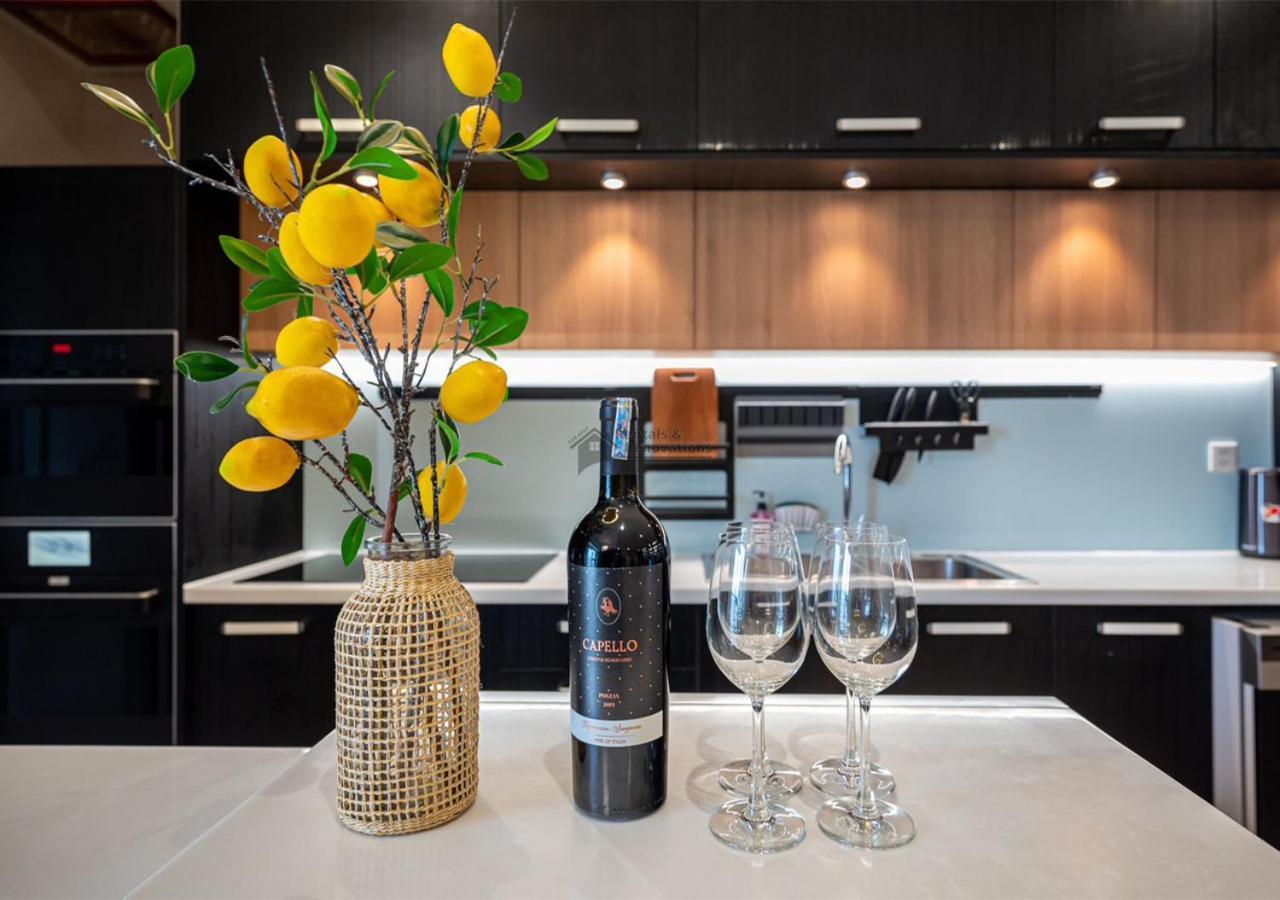 The Landmark Luxury Vinhomes Apartments - The Buildings Nearby Landmark 81 Central Ho Chi Minh City Bagian luar foto
